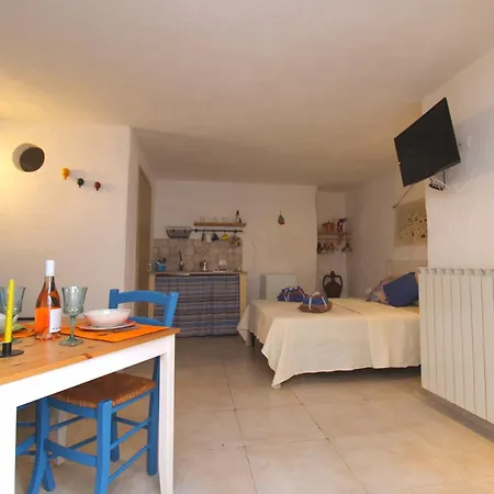 Nyaraló Lilla *